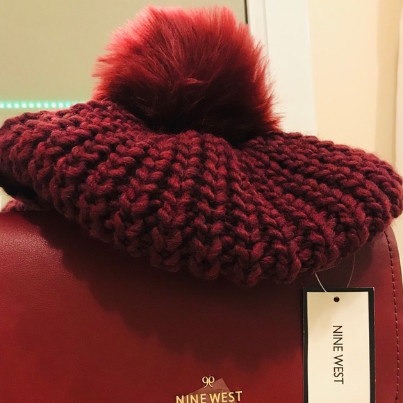 Brand New Burgundy Beret ✨ - Picture 2 of 2